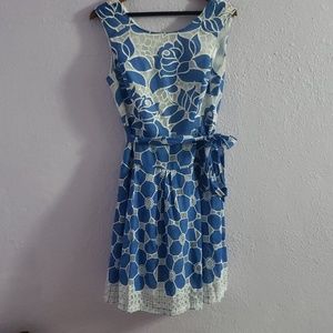 Robbie Bee  Floral Blue and White Dress Size 10